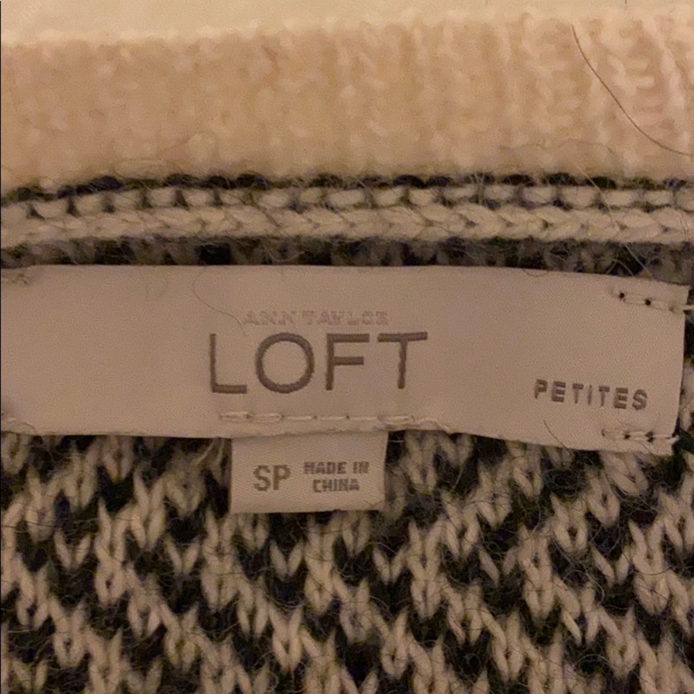 Sweater - Picture 2 of 6